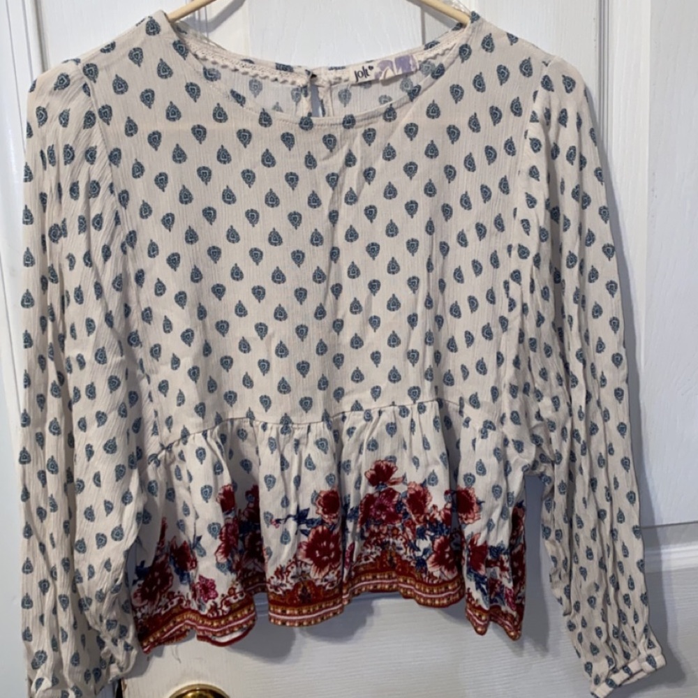 Women’s long sleeve top